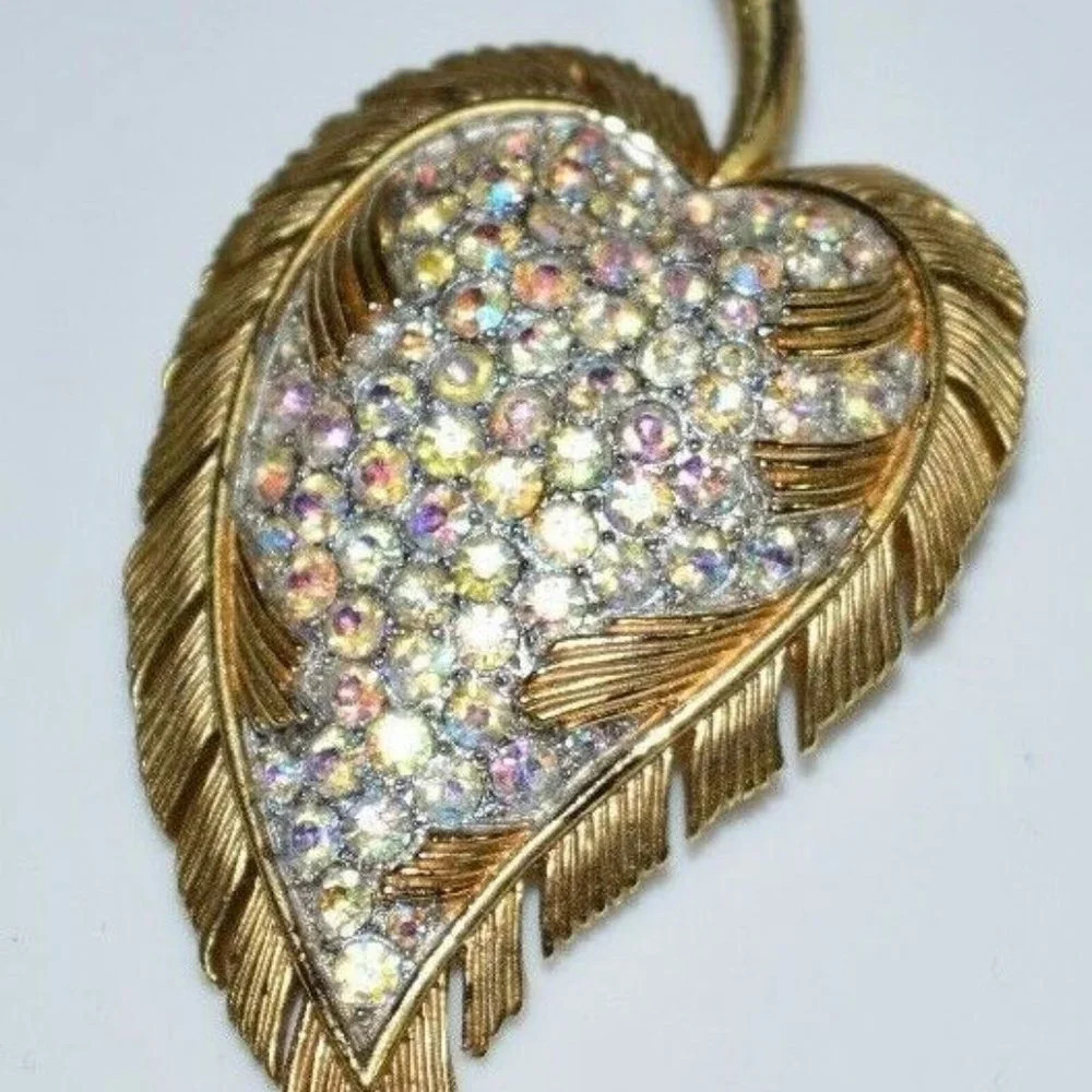1956 CROWN TRIFARI Gold Tone Clear AB Brooch